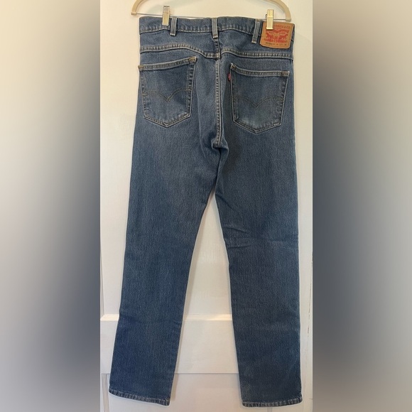 Levi’s Western Fit Light to Medium Wash Semi-Rigid Jeans Size 33X36 - Picture 2 of 9